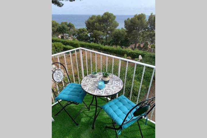 Appartement de vacances pour 2 personnes, avec piscine ainsi que terrasse et vue