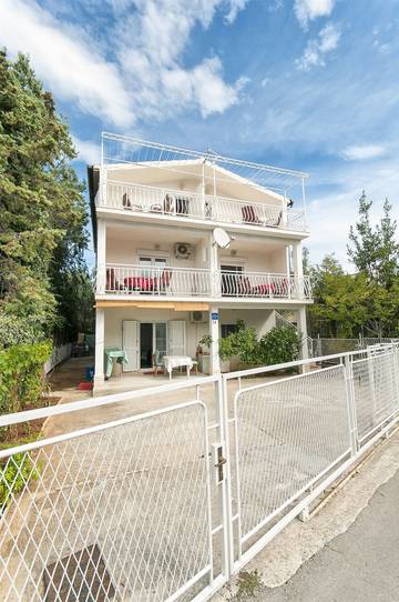 Vakantiewoning voor 4 Personen in Rogoznica, Šibenik-Knin, Afbeelding 2