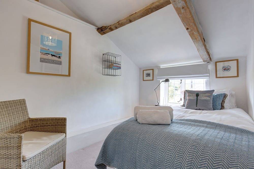 Bella's Cottage -  a self catering cottage that sleeps 3 guests  in 2 bedrooms in Stiffkey, Norfolk Coast