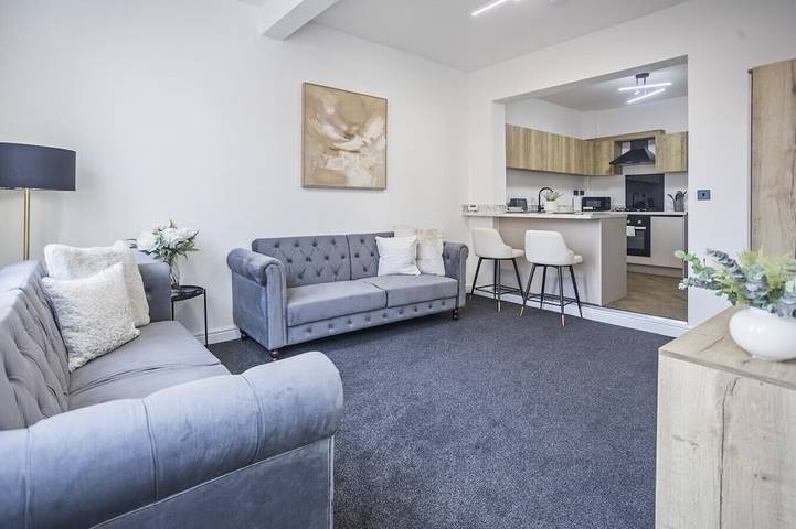 Glamping for 10 people in Birmingham