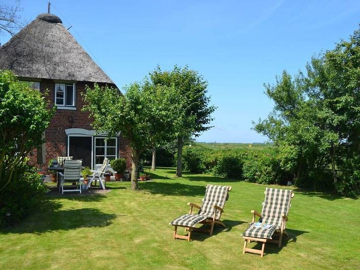 Ferienhaus in Alkersum mit Schwimmbecken in Nordfriesische Inseln (Schleswig-Holstein) (Schleswig-Holstein), Alkersum