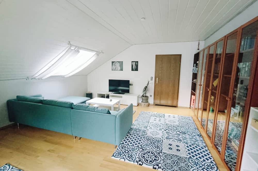Ganze Wohnung, Ferienwohnung mit Balkonpanorama mit Lesematerial, Spielen und Fitnessraum in Gernsbach, Nordschwarzwald