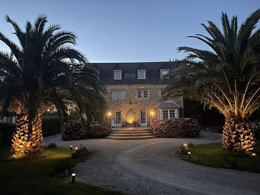 Villa Champfleury, à 50 m de la plage! in Jonville, Réville