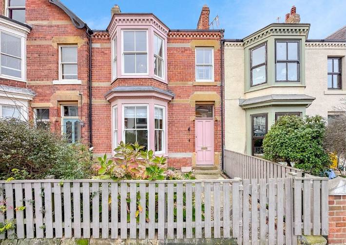 Holiday rental for 12 people, with ocean view and garden, child-friendly in Saltburn by the Sea