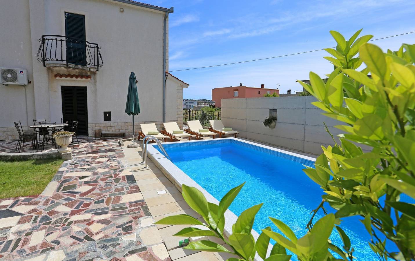 Ganze Wohnung, Apartment Ana with private pool in Solin, Split-Dalmatien