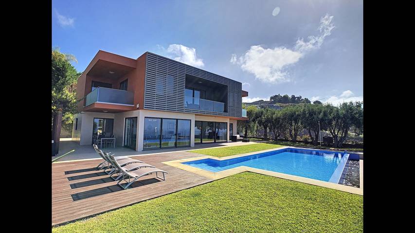 Ferienhaus für 8 Personen, mit Garten und Meerblick sowie Pool