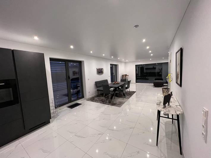 Ferienwohnung für 5 Personen, mit Balkon und Whirlpool in Neunkirchen - 3