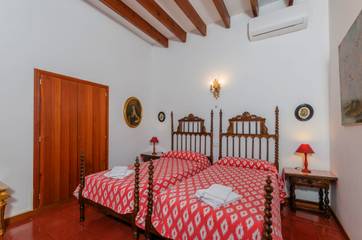 Villa for 12 People in Sencelles, Majorca Center, Photo 4