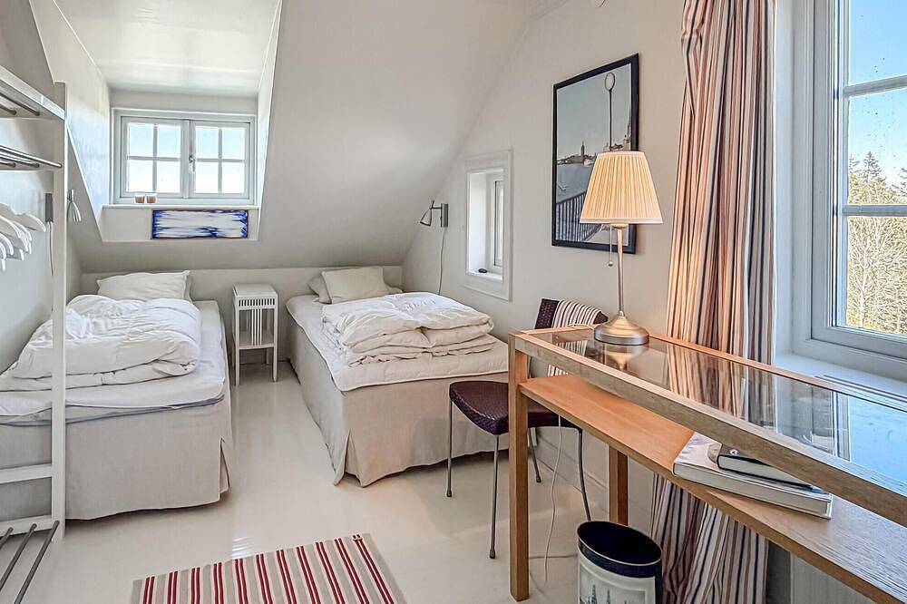Lovely home in Saltsjöbaden with sauna in Nacka, Stockholmer Schärengarten