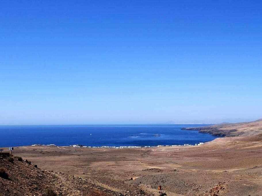Three-Bedroom Townhouse in Quemada Beach, Yaiza