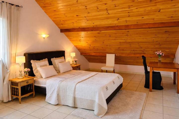 Location de vacances pour 6 personnes, avec jardin et vue à Le Glaizil