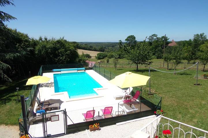 Gîte pour 12 personnes, avec Terrasse et Jardin