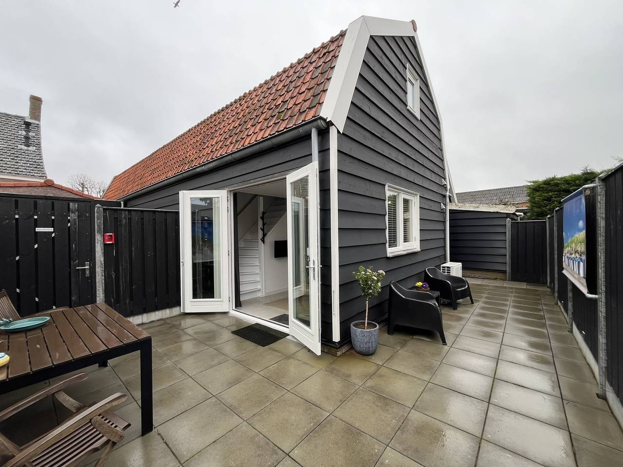 Charming 2-person holiday home with infrared sauna in the center of Biggekerke in Biggekerke, Walcheren