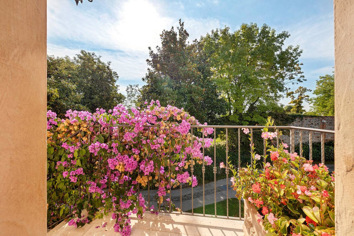 Appartamento intero, Appartamento 'Superior Diamante' con piscina condivisa, Wi-Fi e aria condizionata in Puegnago del Garda, Prealpi Gardesane