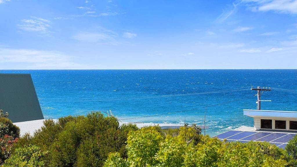 Blue Surf in Skenes Creek, Colac Otway Shire