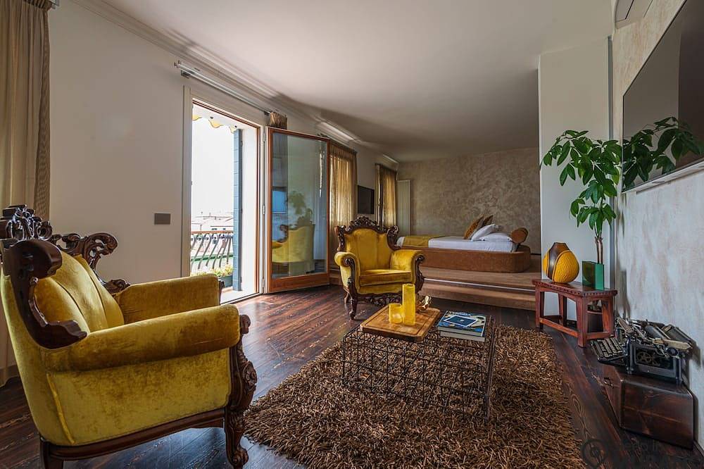 Apartamento entero, Suite Ametista con vista panorámica al canal y balcón. in Murano, Provincia de Venezia