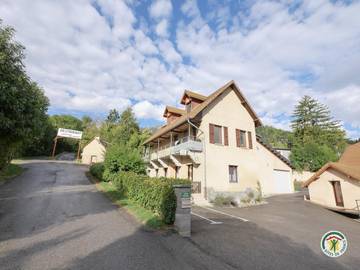 Gîte pour 5 personnes, avec terrasse et jardin, animaux acceptés à Laye (homonymie)