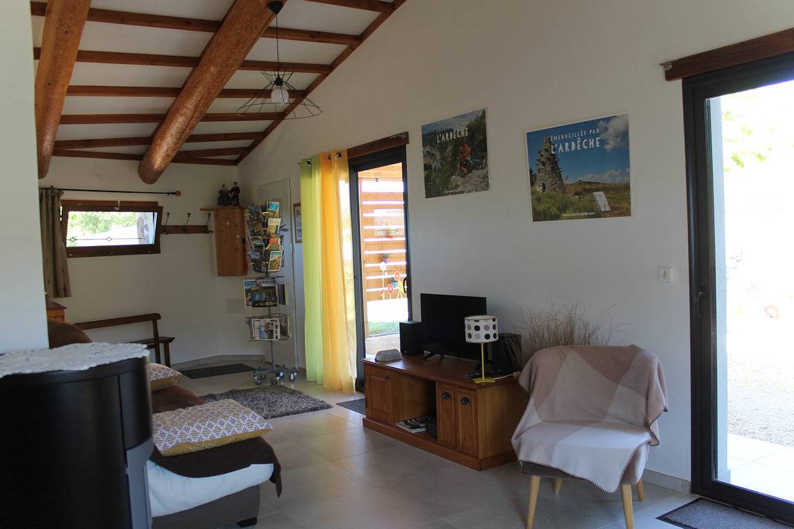 Gîte/piscine "L'Ardèchouette", 4 personnes, nuitées/semaine in Aubignas, Privas