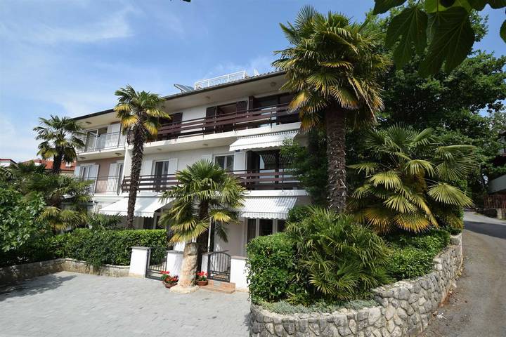 Ferienwohnung für 2 Personen, mit Balkon und Pool auf Krk - 2