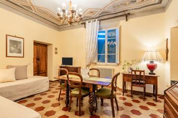 Apartment for 7 People in Lucca, Lucca Province, Photo 3