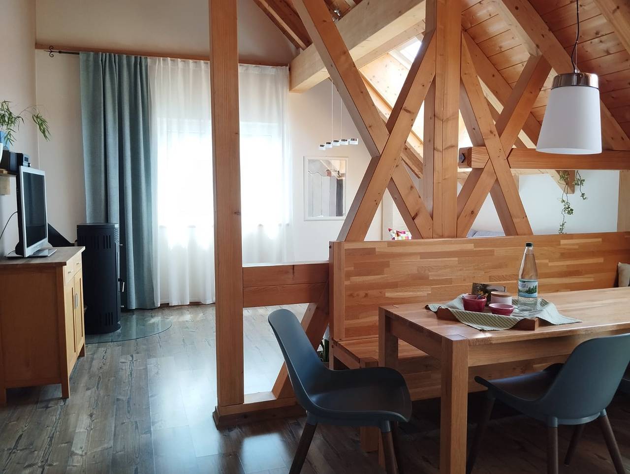 Ganze Ferienwohnung, Ferienwohnungen Holtzhaus - Fw mit 1 Schlafz., 1 Schlafboden,1komb. Wohn-Schlafz.,Kochzeile,Du+Wc,1-8 P.,1. Et,57 m² in Amt Wachsenburg, Thüringer Kernland