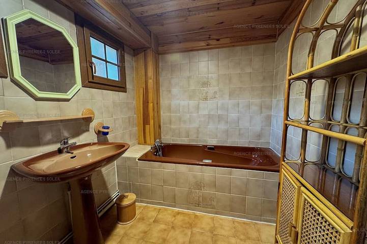 Gîte pour 8 personnes, avec jardin à Matemale - 4