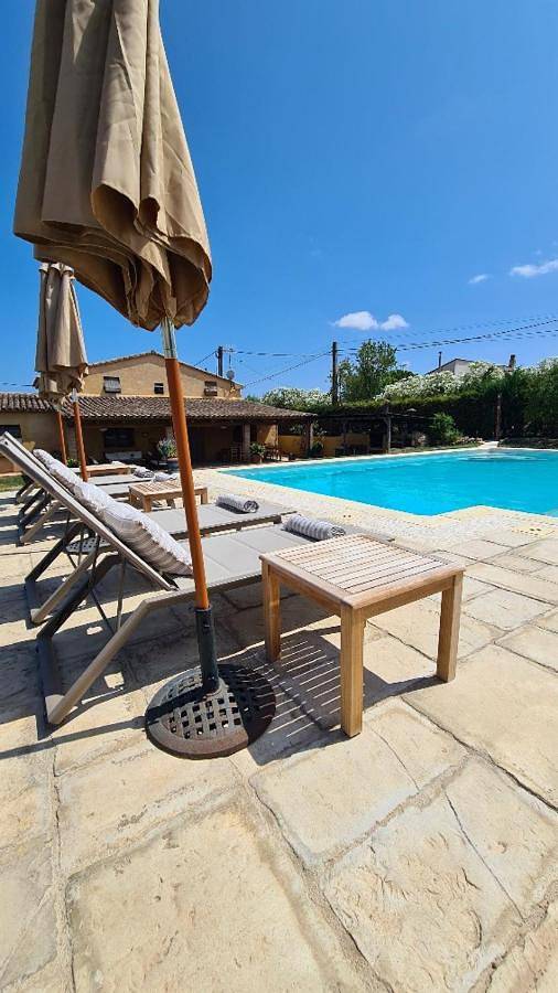 Location de vacances pour 12 personnes, avec jardin ainsi que jacuzzi et piscine dans San Martin Sarroca - 4