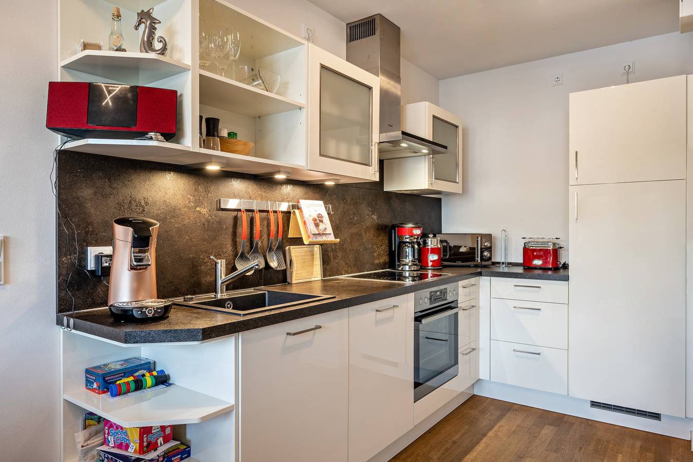 Appartement entier, Appartement moderne "Moin am Meer", avec balcon et Wi-Fi ; garage disponible in Scharbeutz, Holstein de l'Est