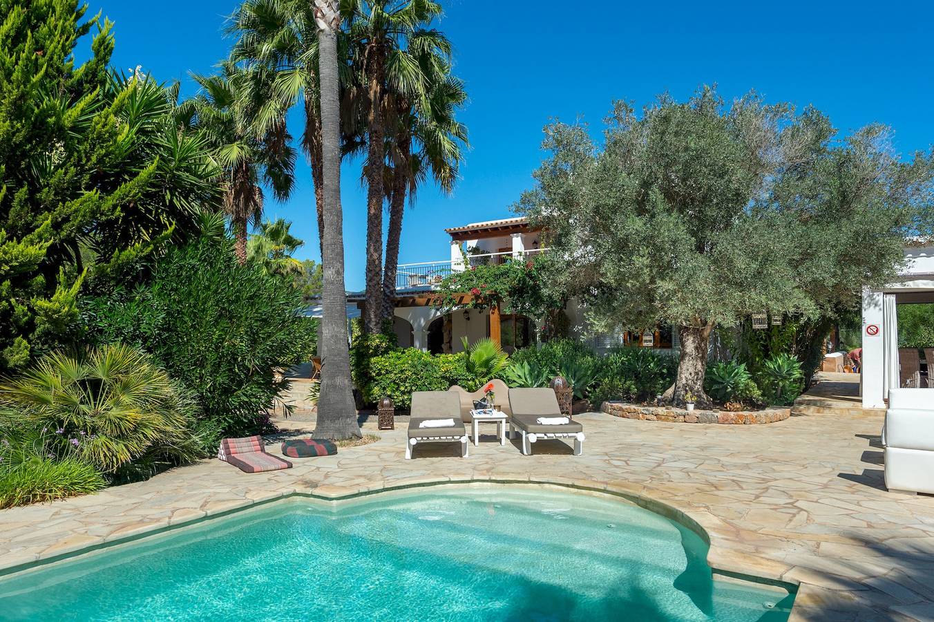 Villa für 10 Personen mit Terrasse in Sant Carles de Peralta, Santa Eulària des Riu