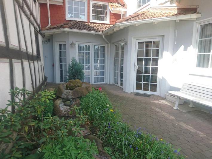 Ferienwohnung für 3 Personen, mit Terrasse und Ausblick in Nidda