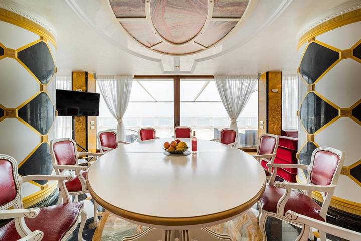Ferienwohnung für 4 Personen, mit Balkon und Whirlpool sowie Terrasse und Garten am Goldstrand - 2