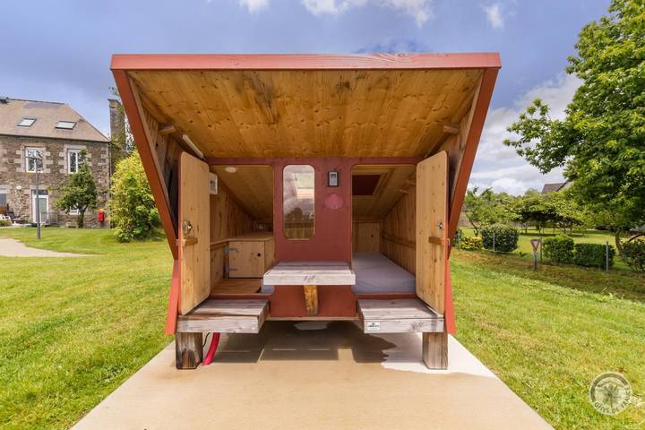 Gîte pour 2 personnes, avec Terrasse et Jardin à La Croix-Avranchin