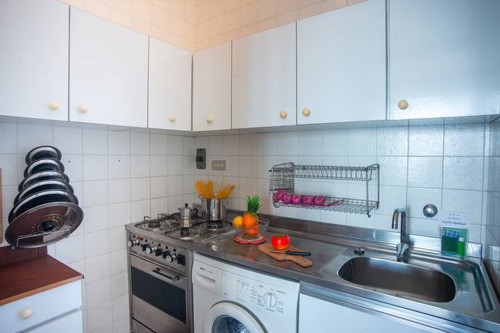 Ferienwohnung für 5 Personen, mit Balkon und Meerblick sowie Terrasse und Kinderpool in San Remo - 4