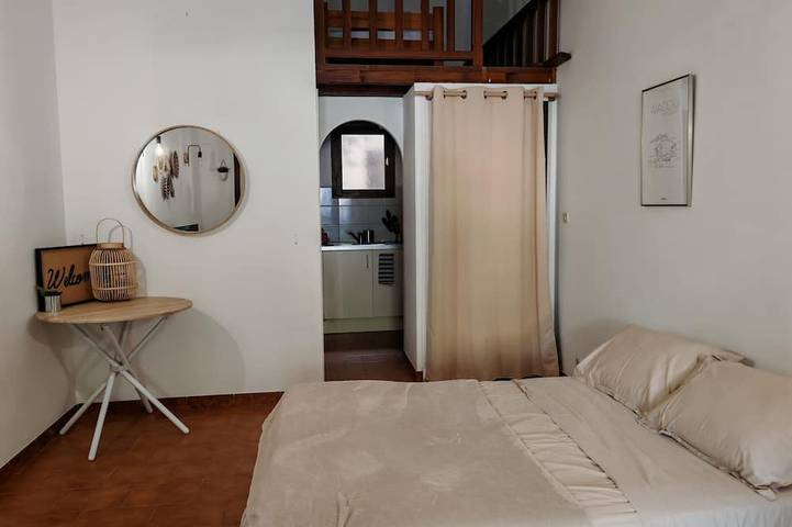 Gîte pour 2 personnes, avec jardin dans Plage d'Agosta - 2