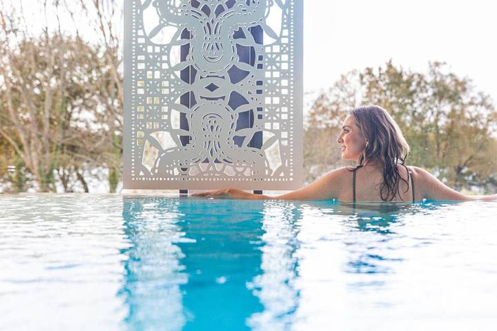 Appart’hôtel pour 2 personnes, avec jardin et sauna ainsi que piscine et jacuzzi, animaux acceptés