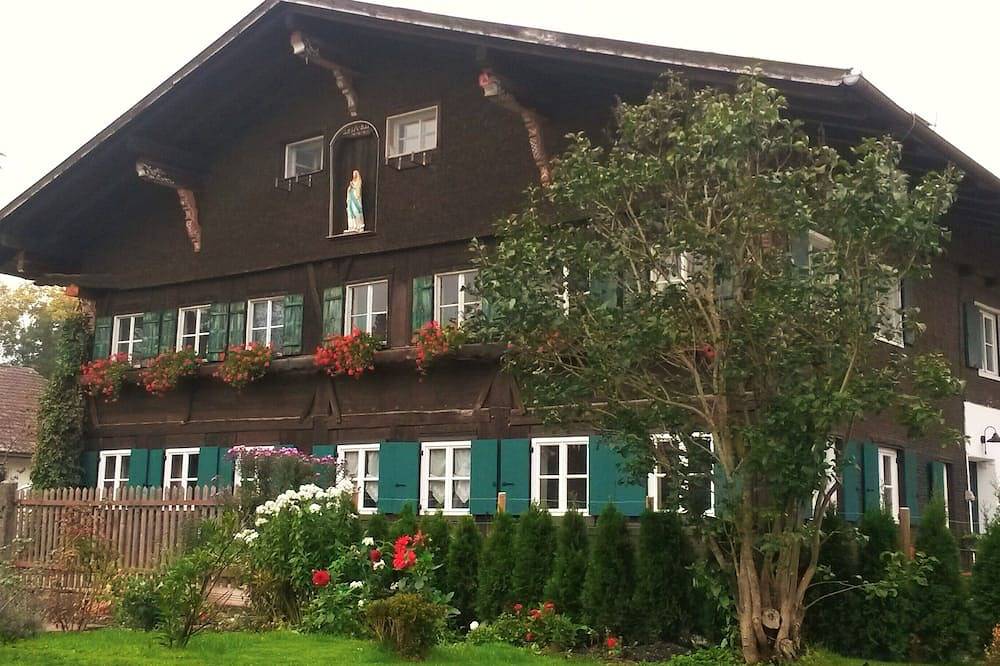 Ganze Wohnung, Liebevoll modernisierte, exclusive Ferienwohnung in historischem Bauernhaus in Görisried, Bayerisch Schwaben