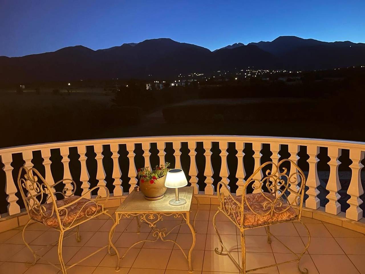 Olympos Sunset Residence – Ruime villa met zwembad en uitzicht in Litochoro in Olympos Nationaal Park