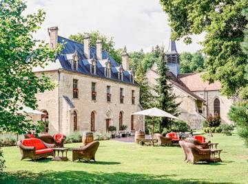 Hôtel pour 3 personnes, avec terrasse ainsi que jacuzzi et jardin, animaux acceptés à La Bussière-sur-Ouche