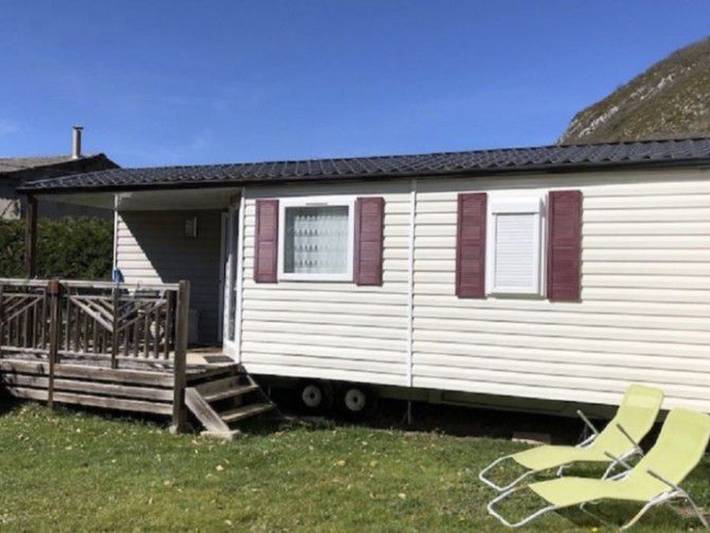 Mobil home pour 6 personnes, avec piscine et terrasse, animaux acceptés à Roquefeuil