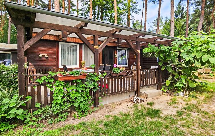 Ferienhaus für 4 Personen, mit Terrasse und Sauna in Vipperow