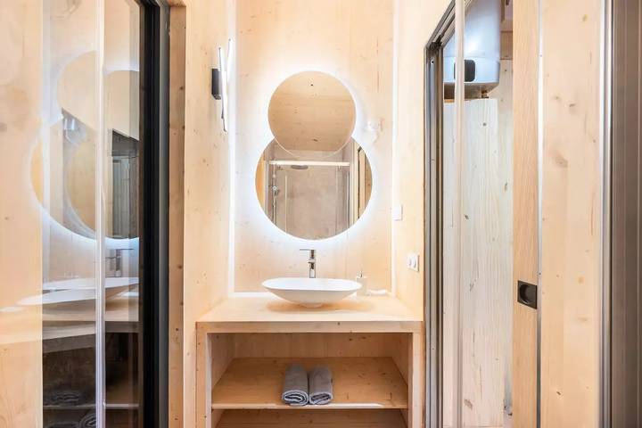 Mobil home pour 2 personnes, avec jardin et piscine à Reillanne - 2