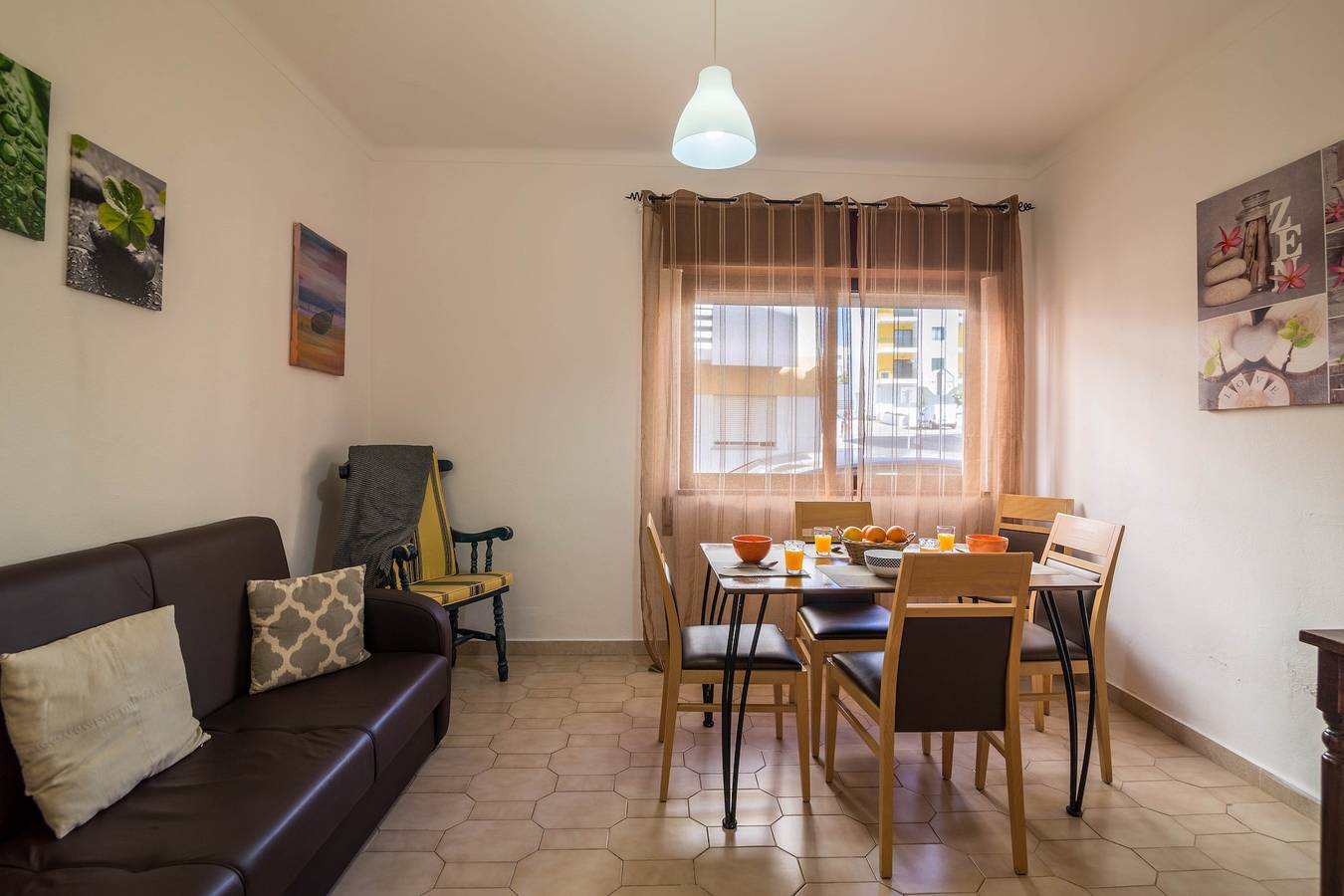 Apartamento inteiro, "Beach Residence 01" com Terraço, Barbecue, Wi-Fi & Tv por Cabo; Estacionamento disponível in Armação de Pêra (costa), Armação de Pêra