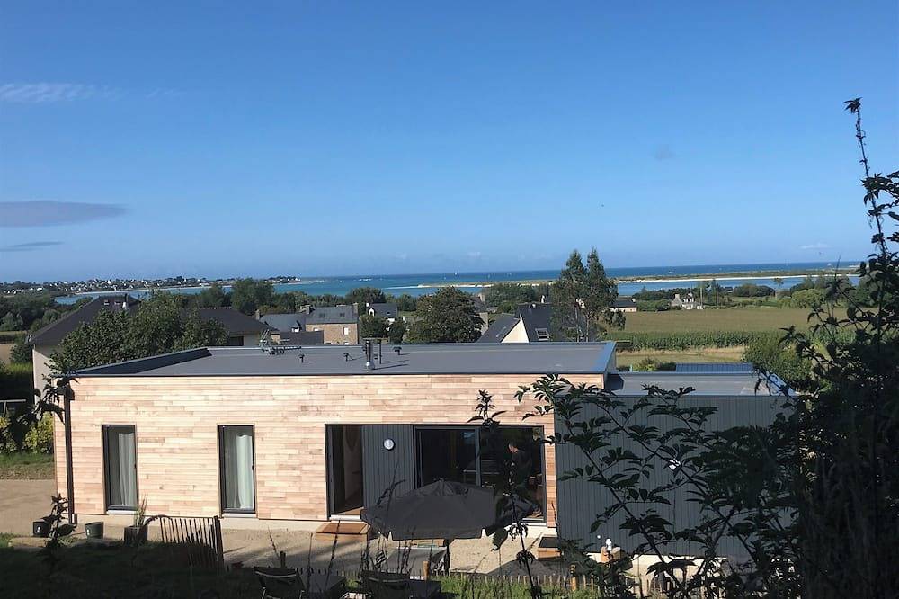 La Maison d'Eugénie 2 to 6 pers with jacuzzi sea view, quiet location with large garden. in Goulven, Brest und Umgebung