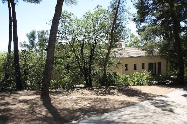 Vacation rental for 2 people, with yard in Aix-en-Provence