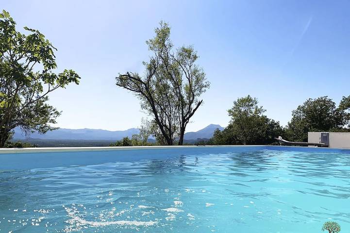 Finca für 14 Personen, mit Garten und Pool in Dalmatien