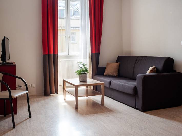 Location de vacances pour 4 personnes, avec Piscine à Dinan