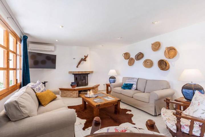Casa rural para 16 personas, con Balcón y Jacuzzi además de Terraza y Jardín en Santa Eugenia - 2