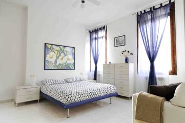 Vacation Rental for 5 Guests in Venice, Venice Province, Picture 2