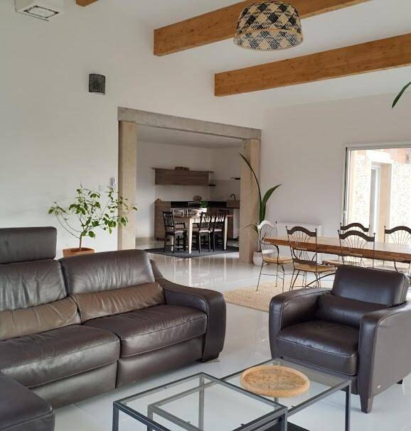 Location de vacances pour 8 personnes, avec piscine ainsi que jardin et vue à Félines-Minervois - 2