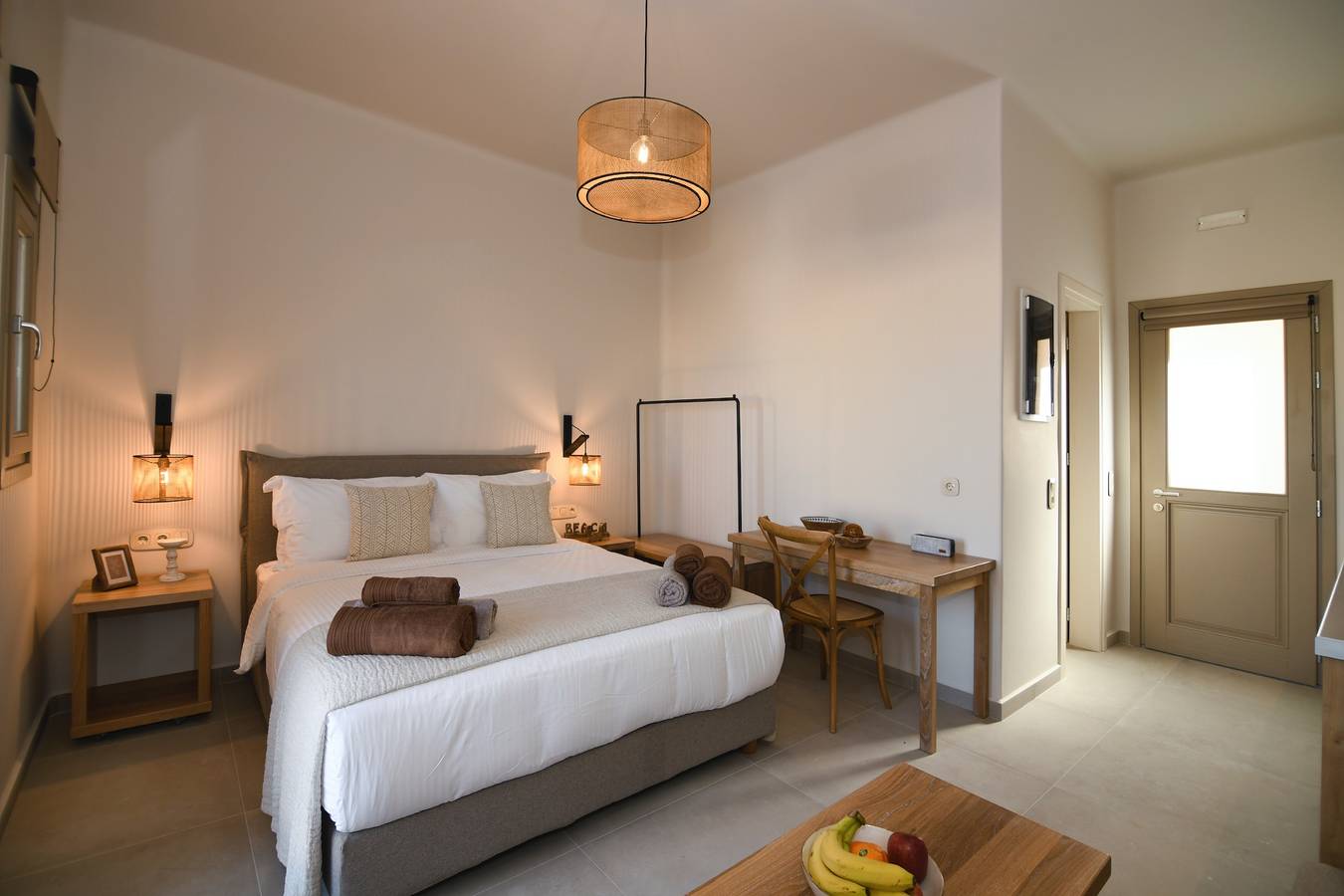 Santorini - Villa - Sleeps 2 - Pool - Parking, foto 14